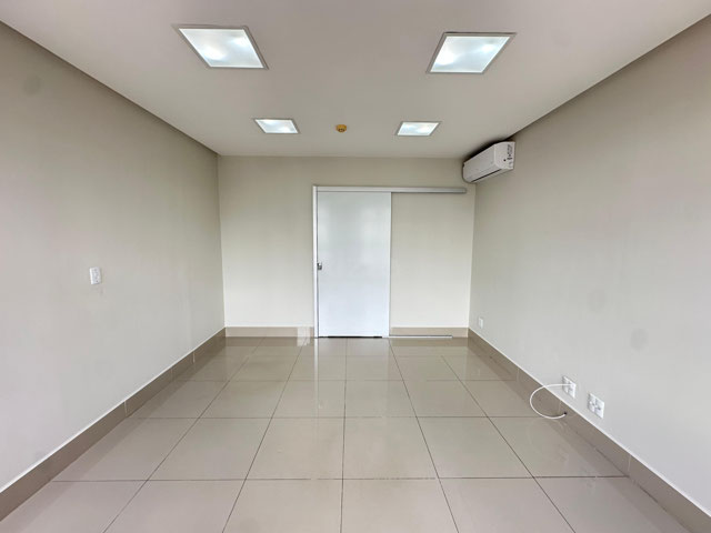 Sala comercial 32 m² no Jardim Goiás com vaga e vista para Flamboyant - Foto