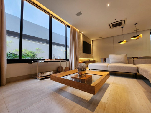 Este sobrado oferece um padrão de acabamento de altíssimo nível, ideal para quem busca o máximo em conforto e luxo. - Foto