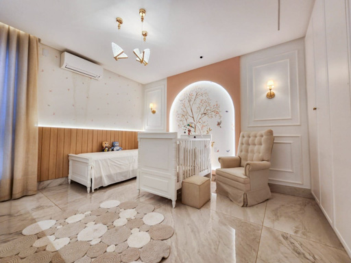 Este sobrado oferece um padrão de acabamento de altíssimo nível, ideal para quem busca o máximo em conforto e luxo. - Foto