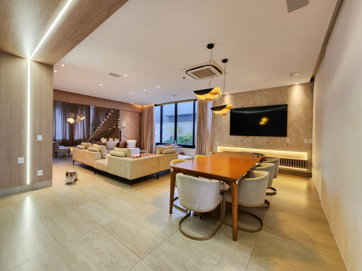 Este sobrado oferece um padrão de acabamento de altíssimo nível, ideal para quem busca o máximo em conforto e luxo. - Foto