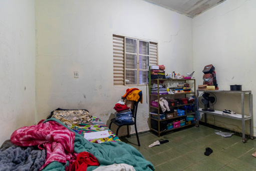 Casa 3 quartos Jardim Balneário Meia Ponte com loja frontal - Foto