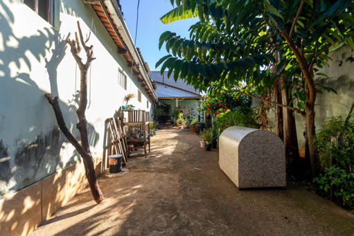 Casa 3 quartos Jardim Balneário Meia Ponte com loja frontal - Foto