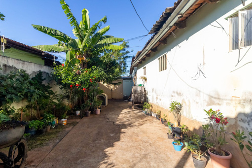 Casa 3 quartos Jardim Balneário Meia Ponte com loja frontal - Foto