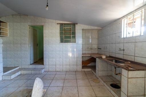 Casa 3 quartos Jardim Balneário Meia Ponte com loja frontal - Foto