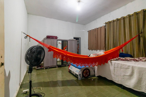 Casa 3 quartos Jardim Balneário Meia Ponte com loja frontal - Foto