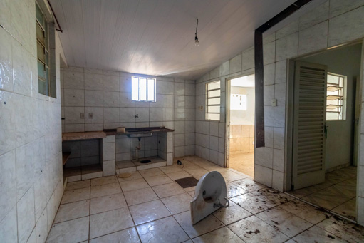 Casa 3 quartos Jardim Balneário Meia Ponte com loja frontal - Foto