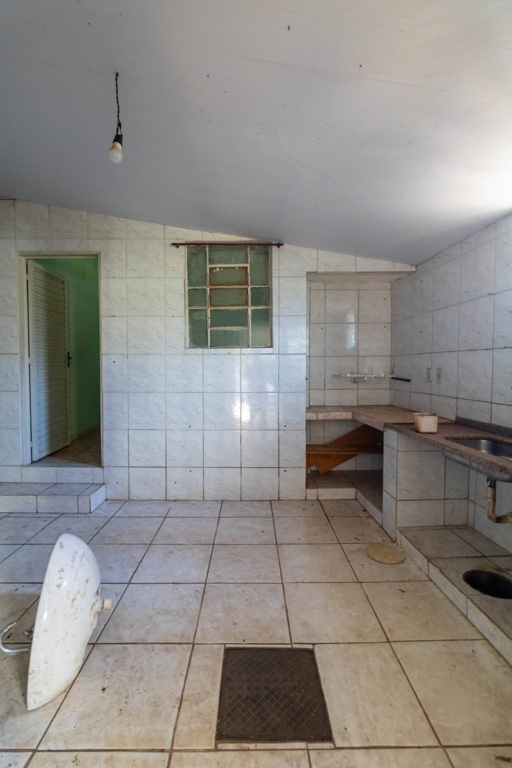 Casa 3 quartos Jardim Balneário Meia Ponte com loja frontal - Foto