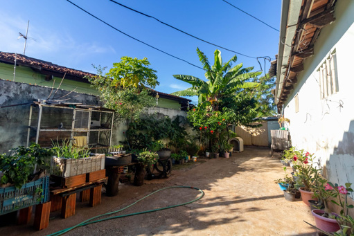Casa 3 quartos Jardim Balneário Meia Ponte com loja frontal - Revenda