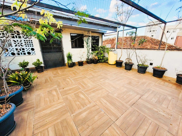 Casa com 4 quartos para venda no bairro Mariano Procópio em Juiz de Fora, MG