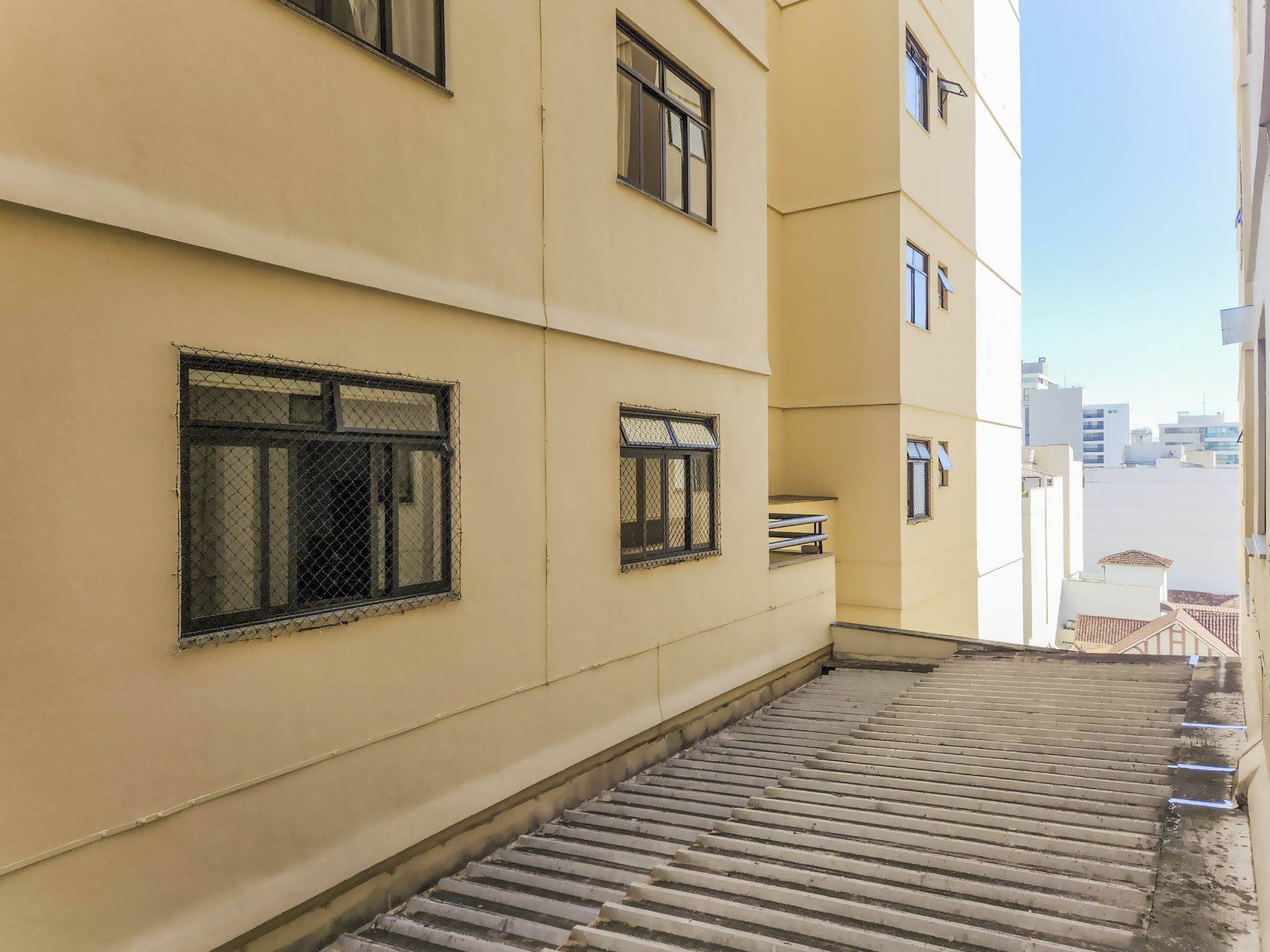 Centro: apartamento com 2 quartos e vaga., foto 3