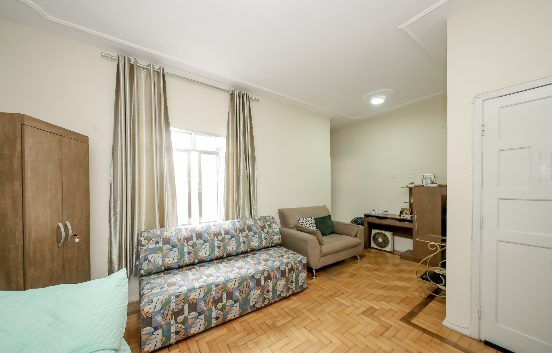 Santa Helena: 2 quartos, 1 vaga. 90m² de espaço, foto 3