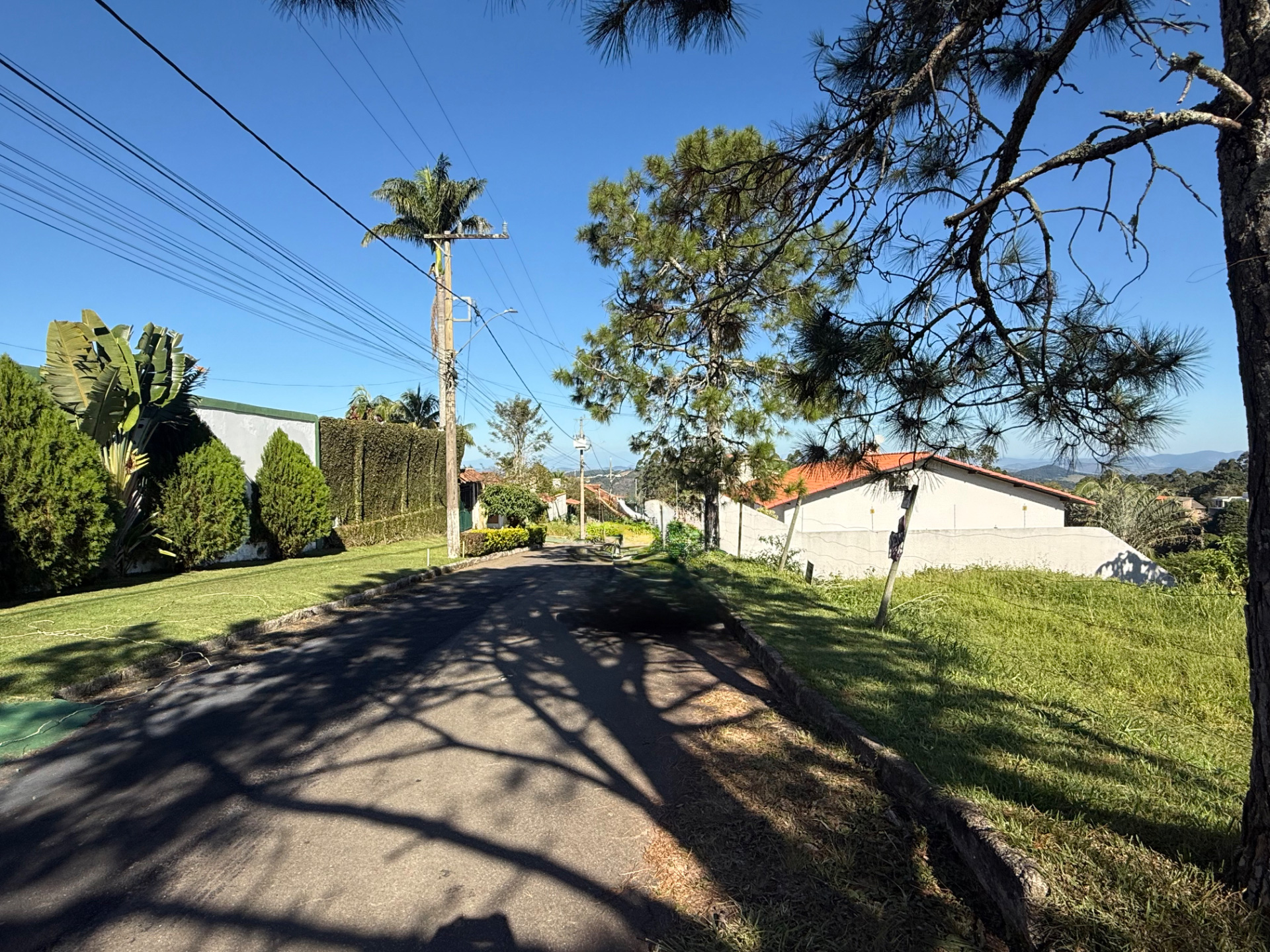 Parque Jardim da Serra: Terreno com 451m² e vista da montanha., foto 3