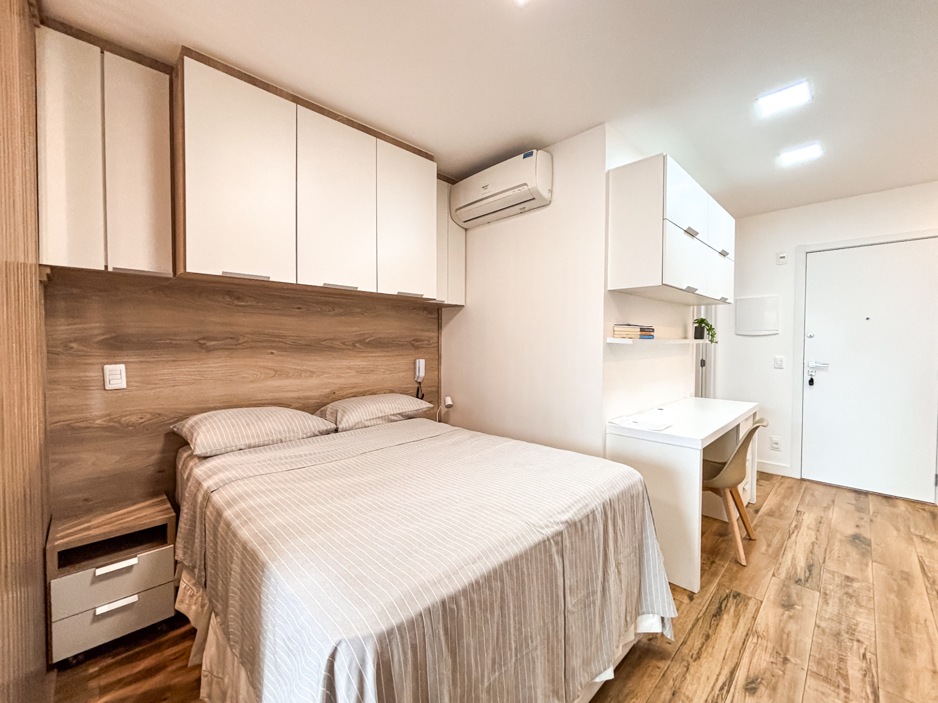 Studio Centro. Varanda gourmet mobiliada. 58m²., foto 4