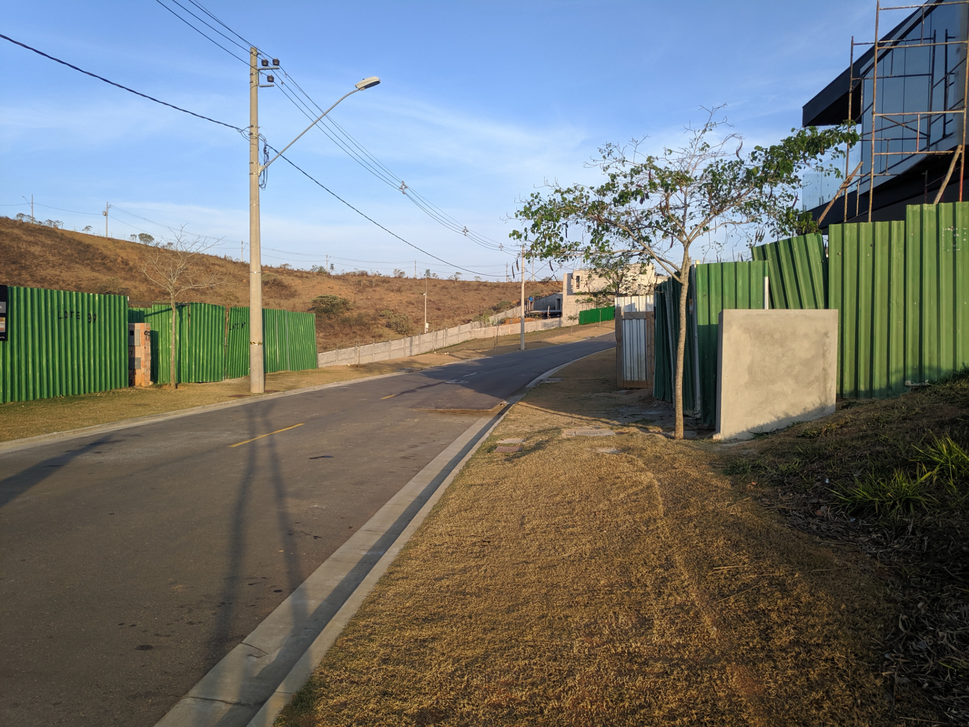 Lote no Alphaville. São Pedro. 452 m² para construir., foto 2