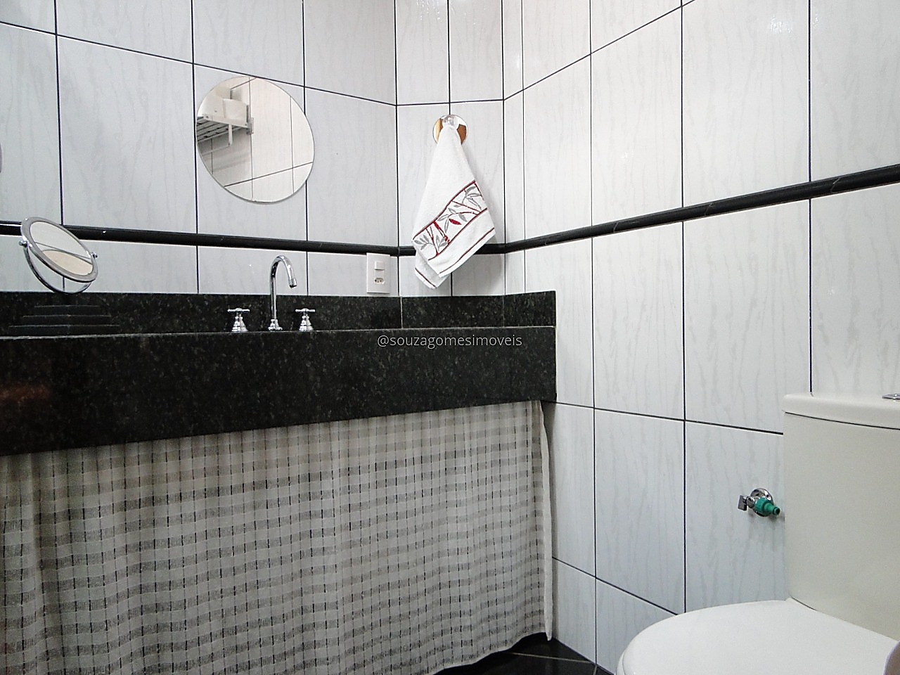 Santa Helena. Casa com 2 suítes, 127m²., foto 3