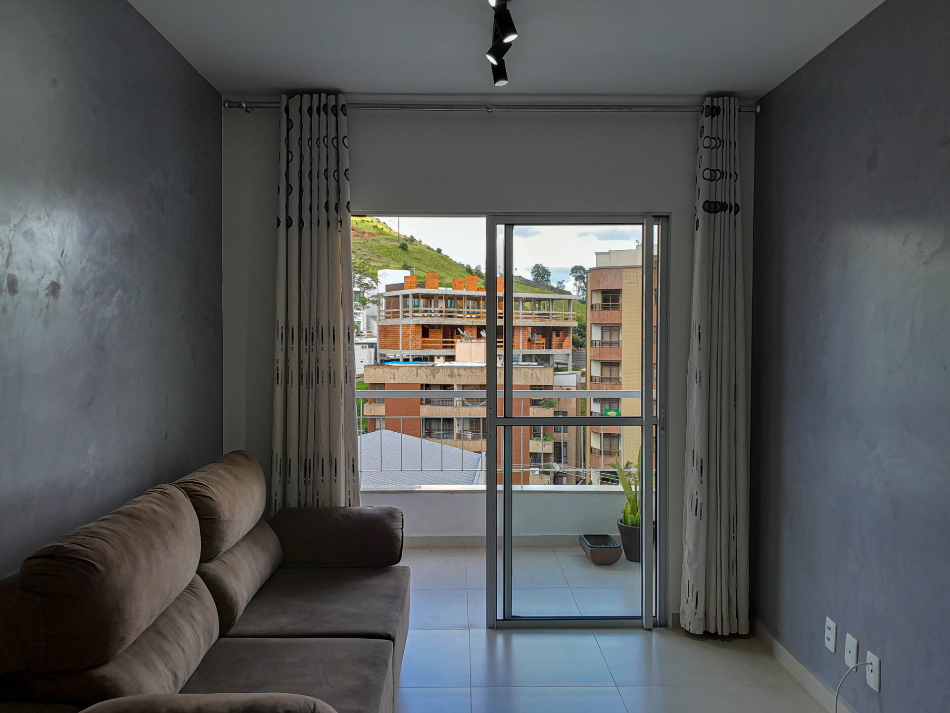 Bom Pastor: 2 quartos, vaga e 77m²., foto 1