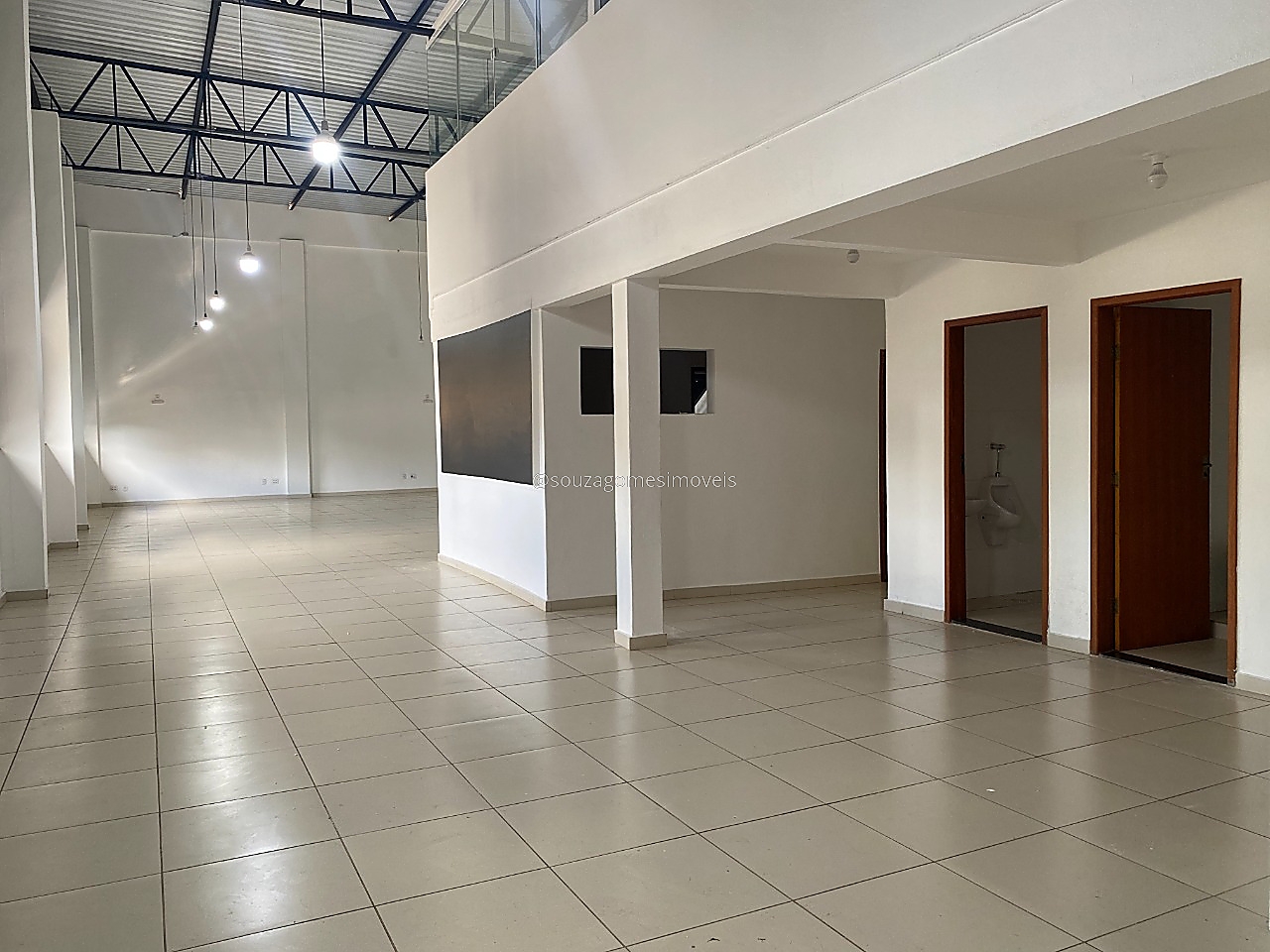 Loja em Teixeiras. Bom espaço., foto 1
