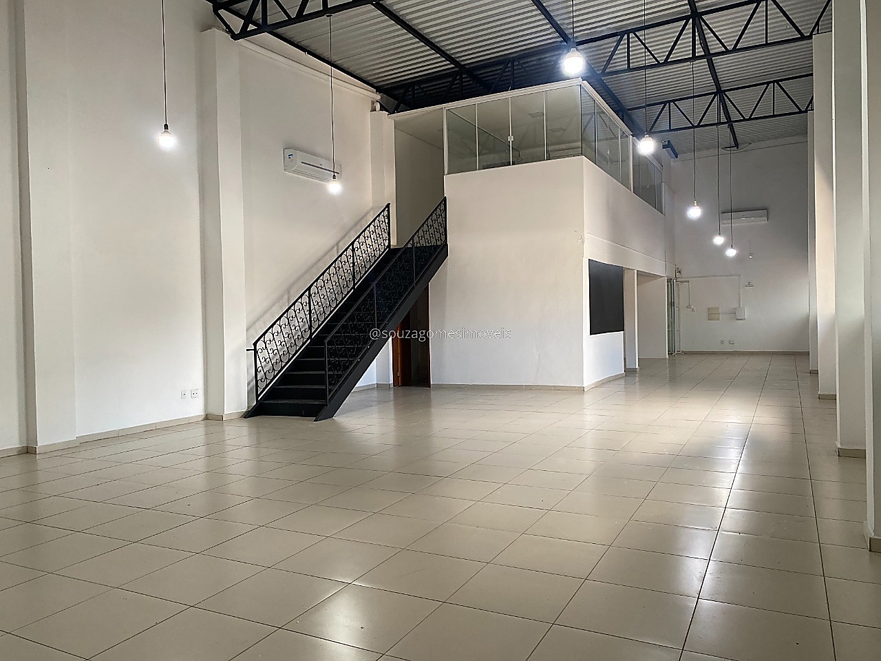 Loja em Teixeiras. Bom espaço., foto 2