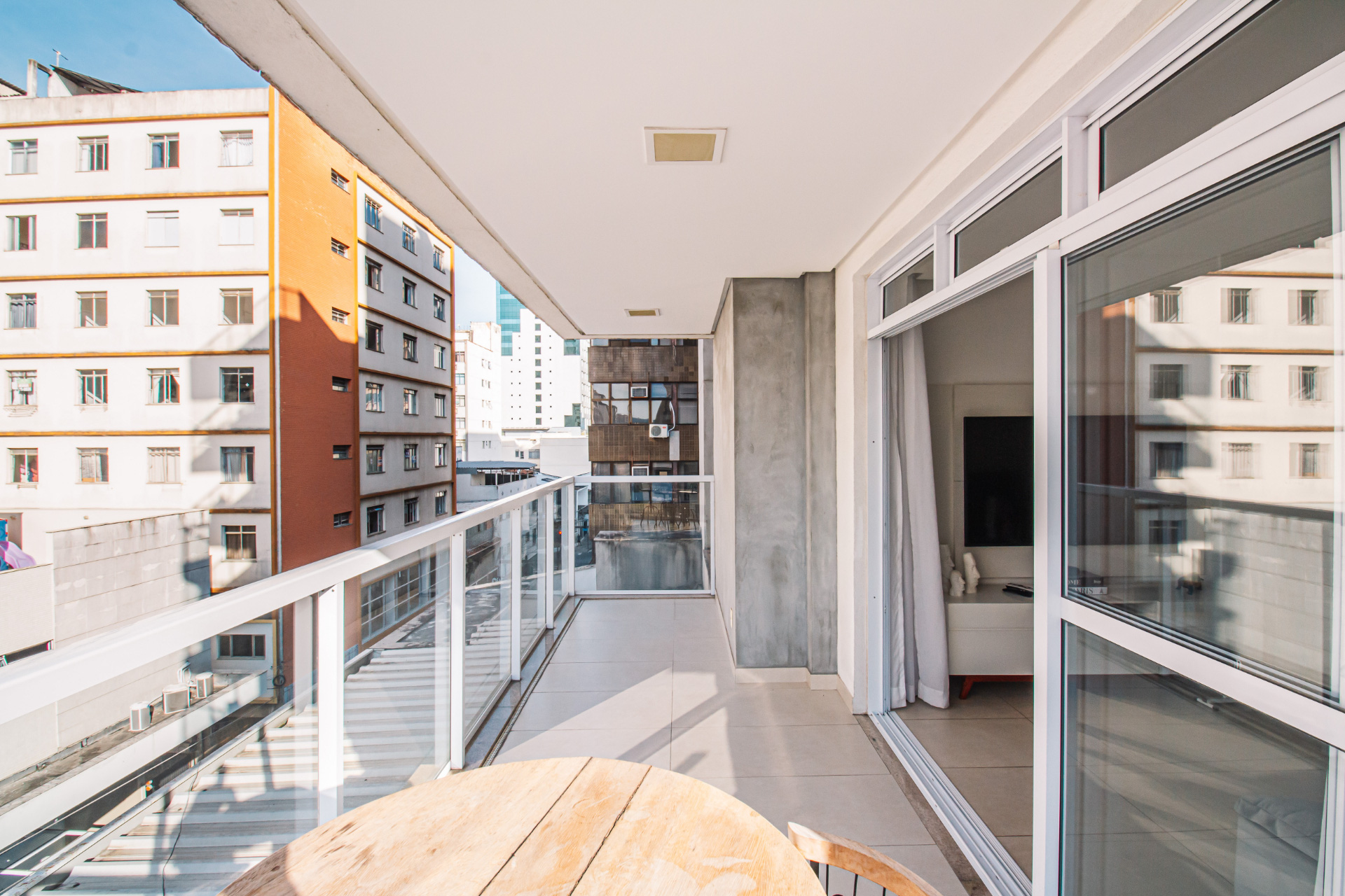 Centro: 2 quartos, varanda ensolarada, foto 3