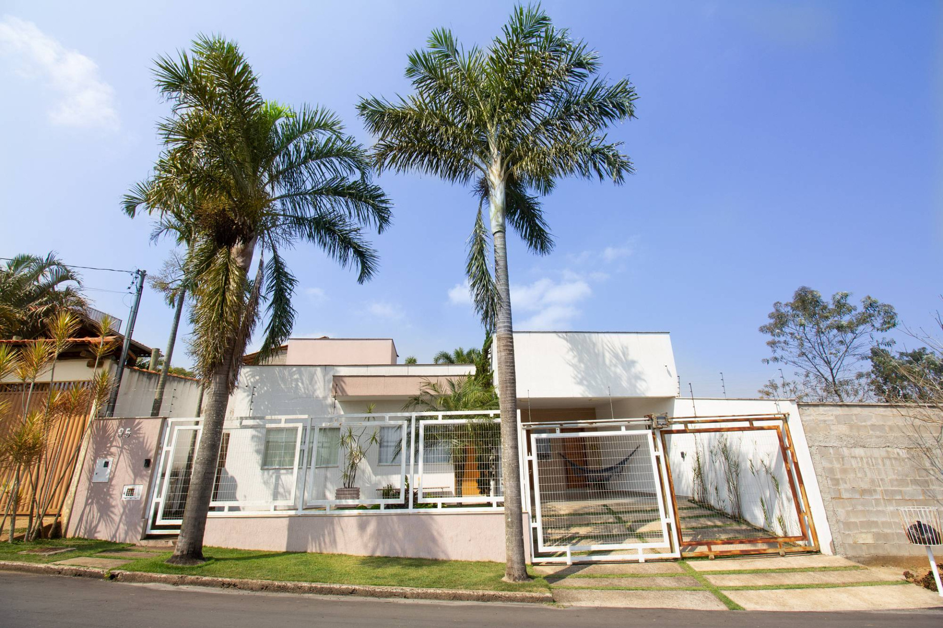 Casa com bom quintal. Novo Horizonte., foto 2