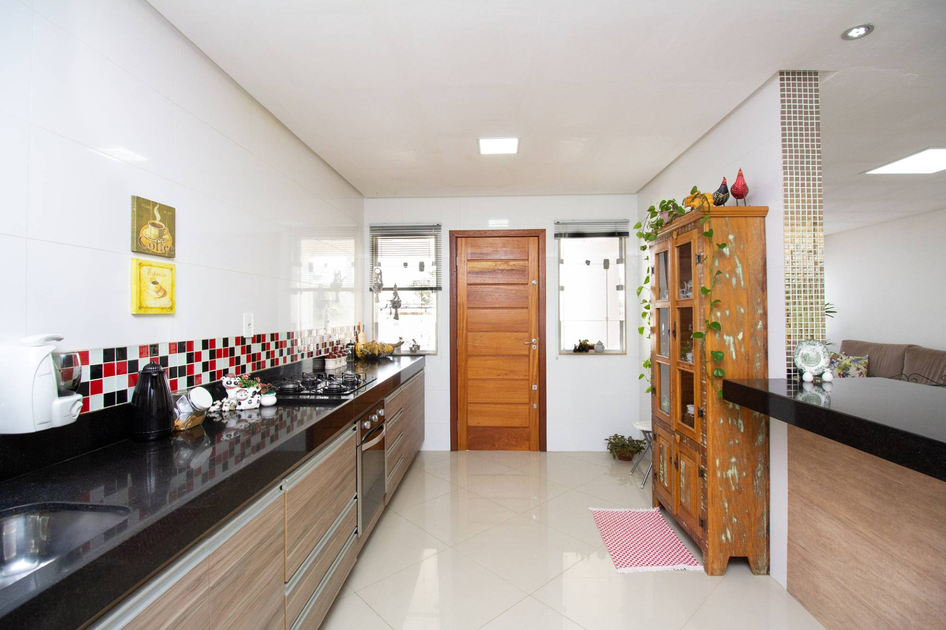 Casa com bom quintal. Novo Horizonte., foto 7
