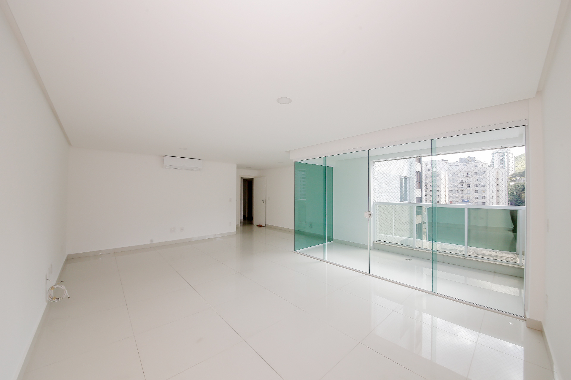 São Mateus: 4 quartos, 3 vagas. Apartamento espaçoso., foto 2