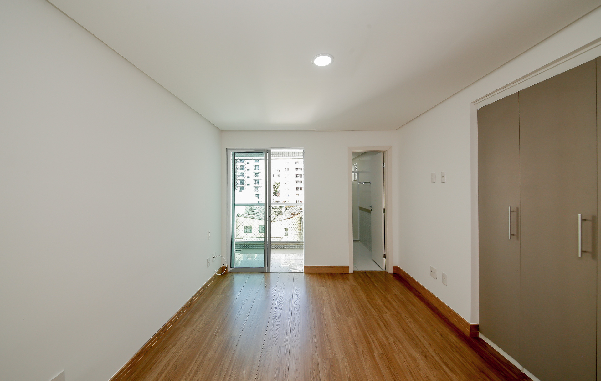 São Mateus: 4 quartos, 3 vagas. Apartamento espaçoso., foto 10