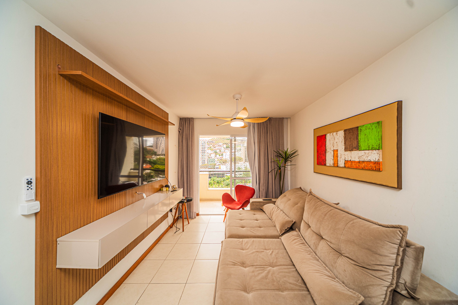 Suíte e varanda no Alto dos Passos. Espaçoso com 104m²., foto 2
