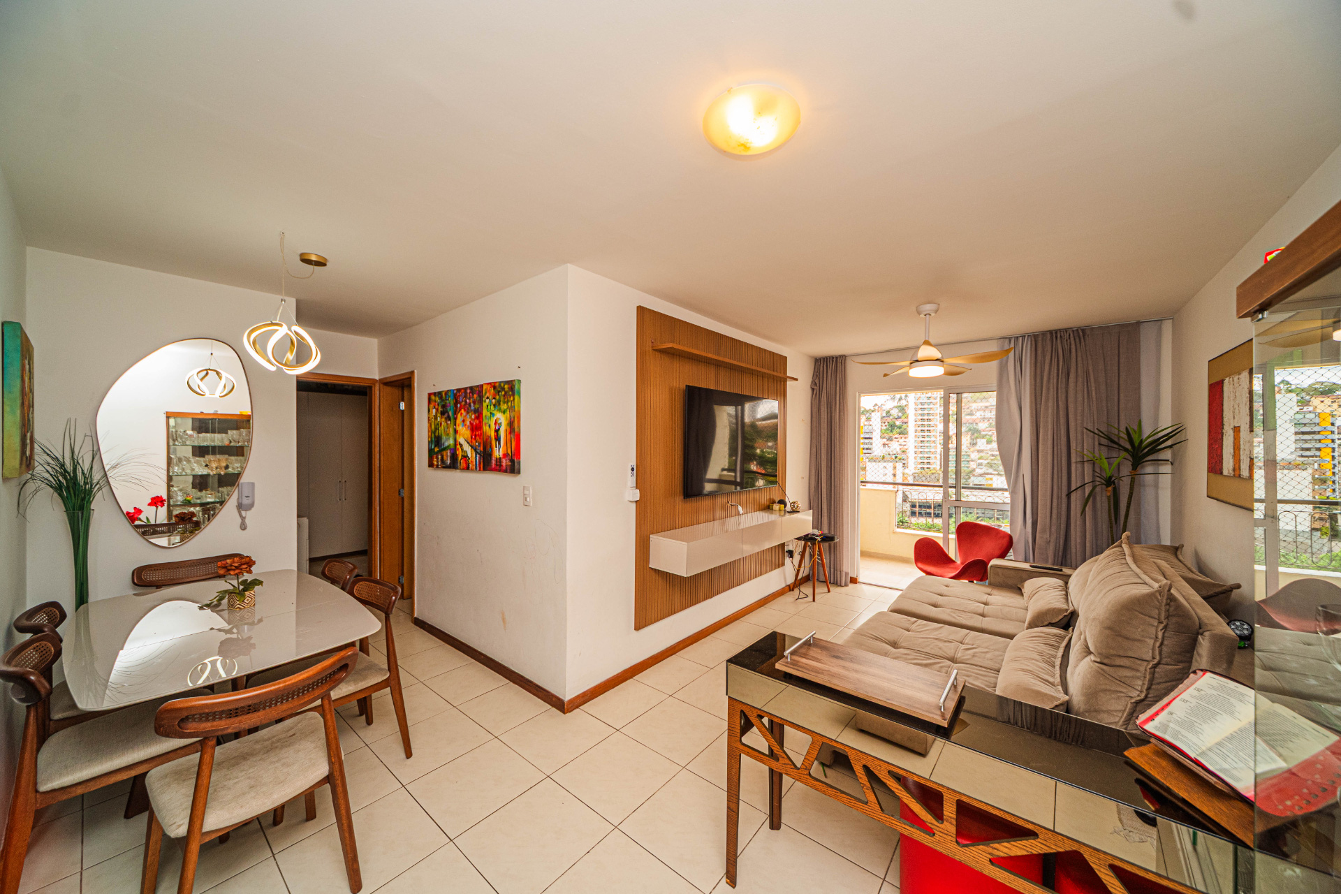 Suíte e varanda no Alto dos Passos. Espaçoso com 104m²., foto 1