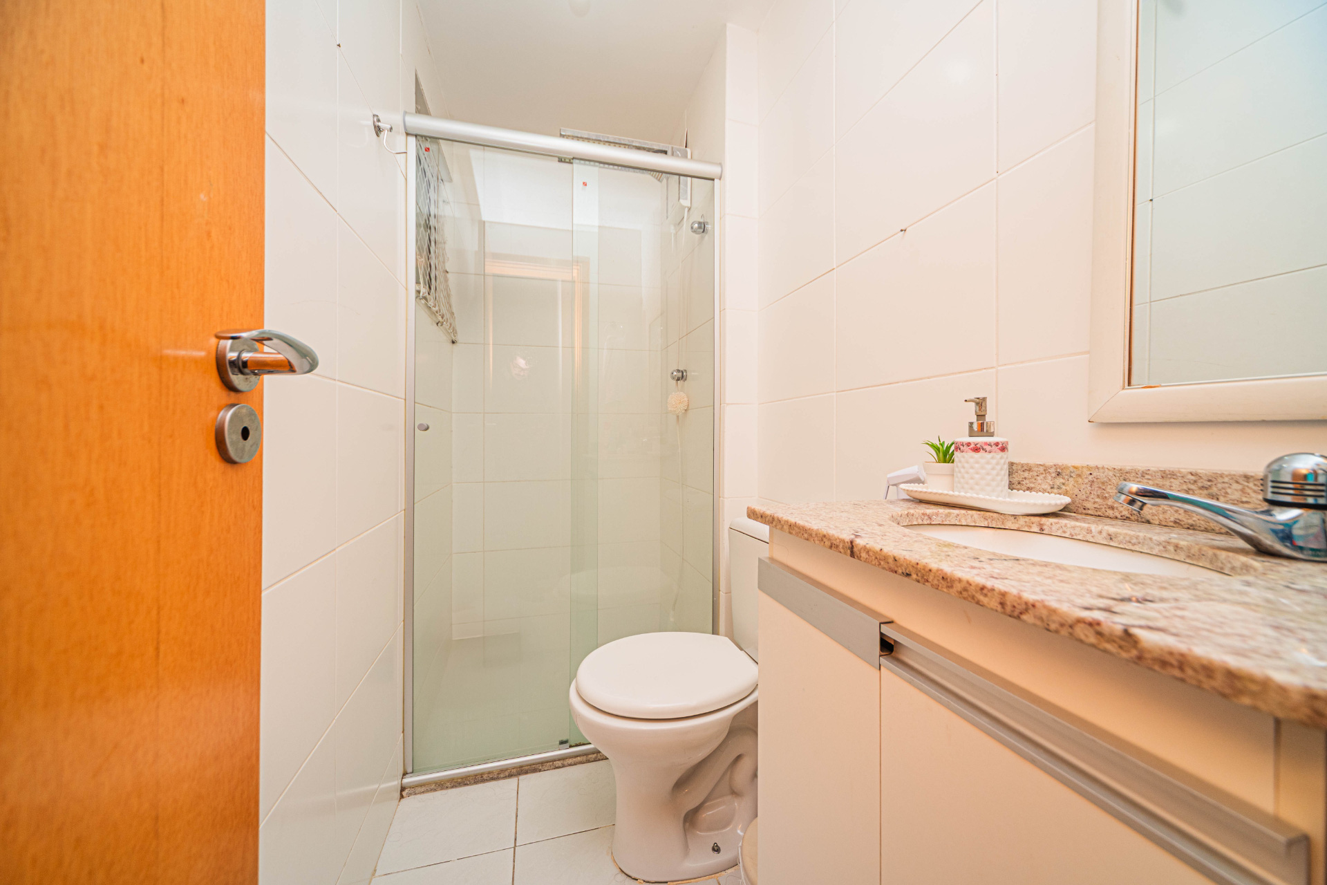 Suíte e varanda no Alto dos Passos. Espaçoso com 104m²., foto 8