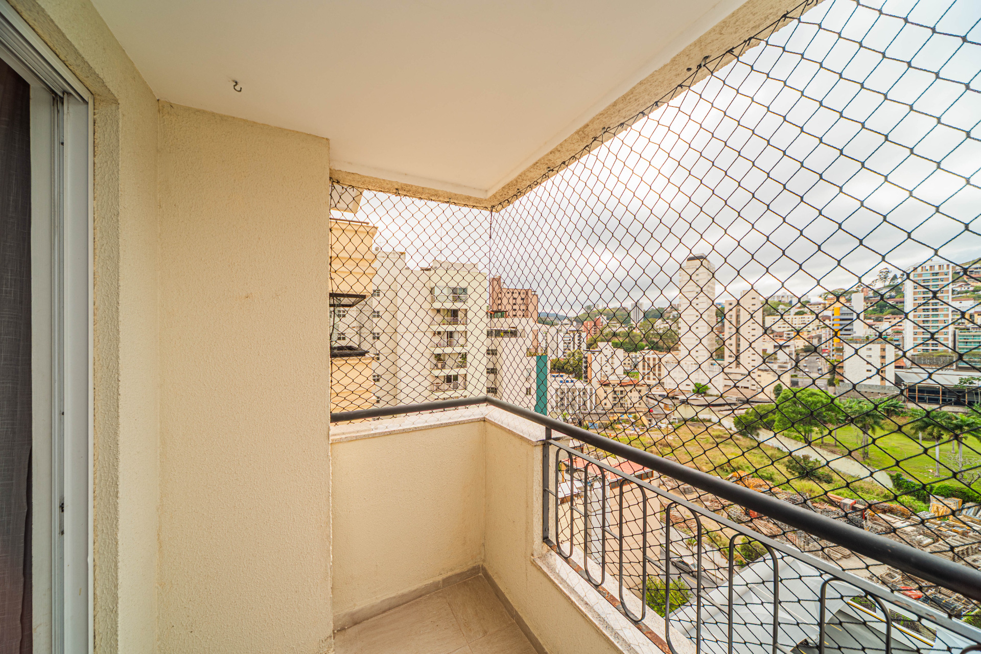Suíte e varanda no Alto dos Passos. Espaçoso com 104m²., foto 3