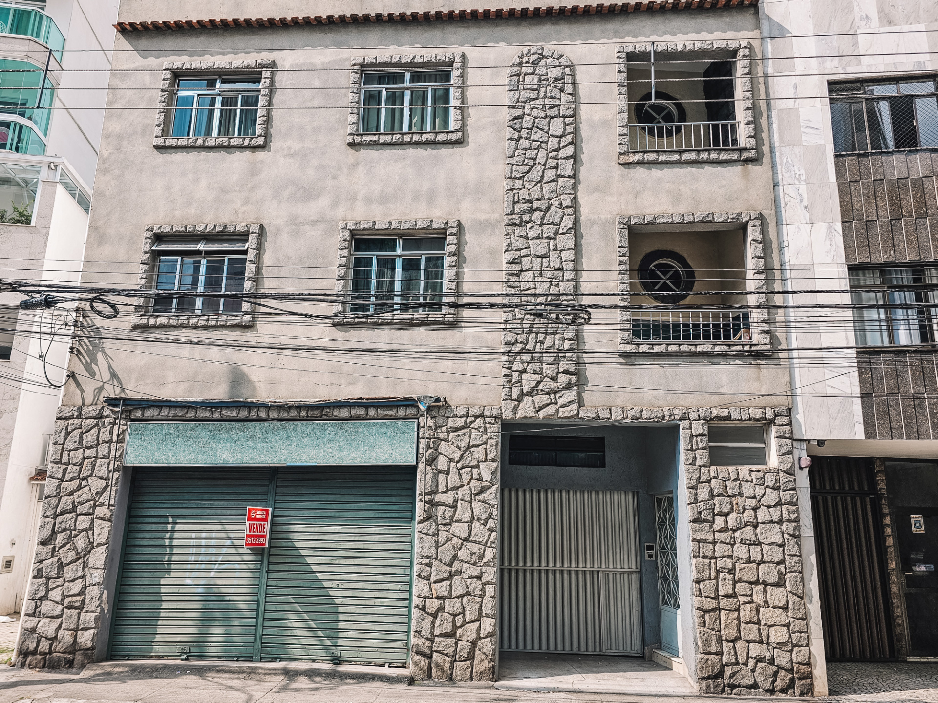 Loja em Itamar Franco. 31m². Ponto estratégico., foto 1
