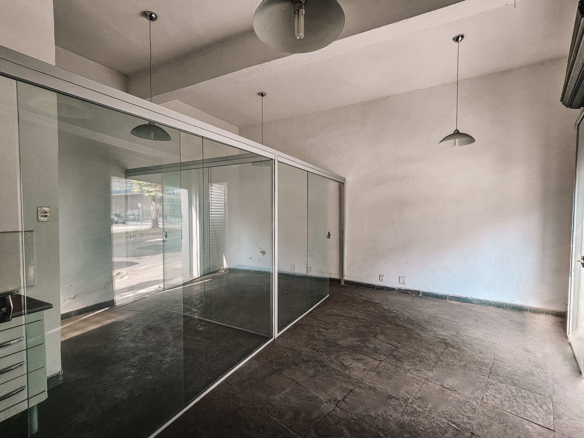 Loja em Itamar Franco. 31m². Ponto estratégico., foto 3
