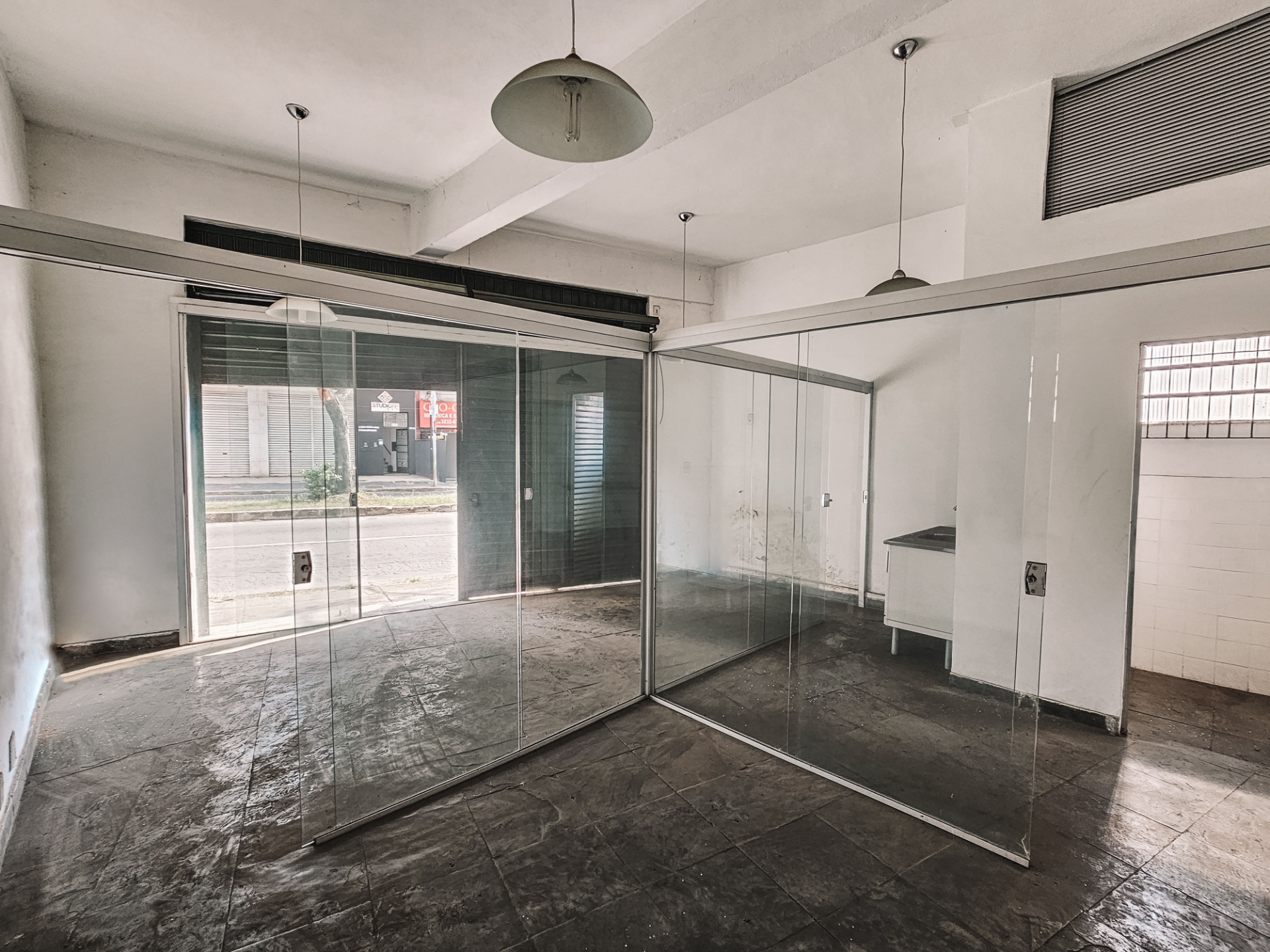 Loja em Itamar Franco. 31m². Ponto estratégico., foto 4