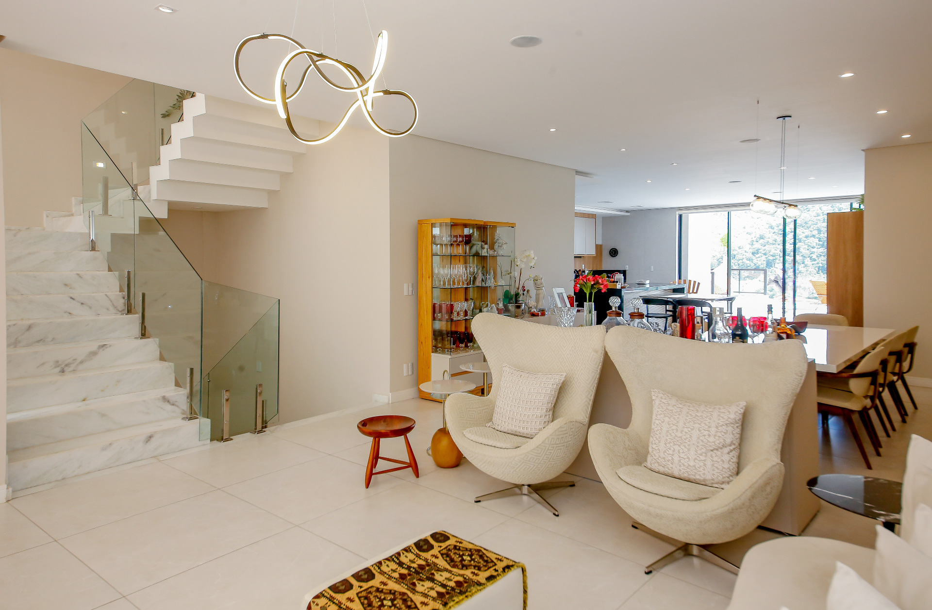 Salvaterra: Casa iluminada, 4 suítes, 580m²., foto 4