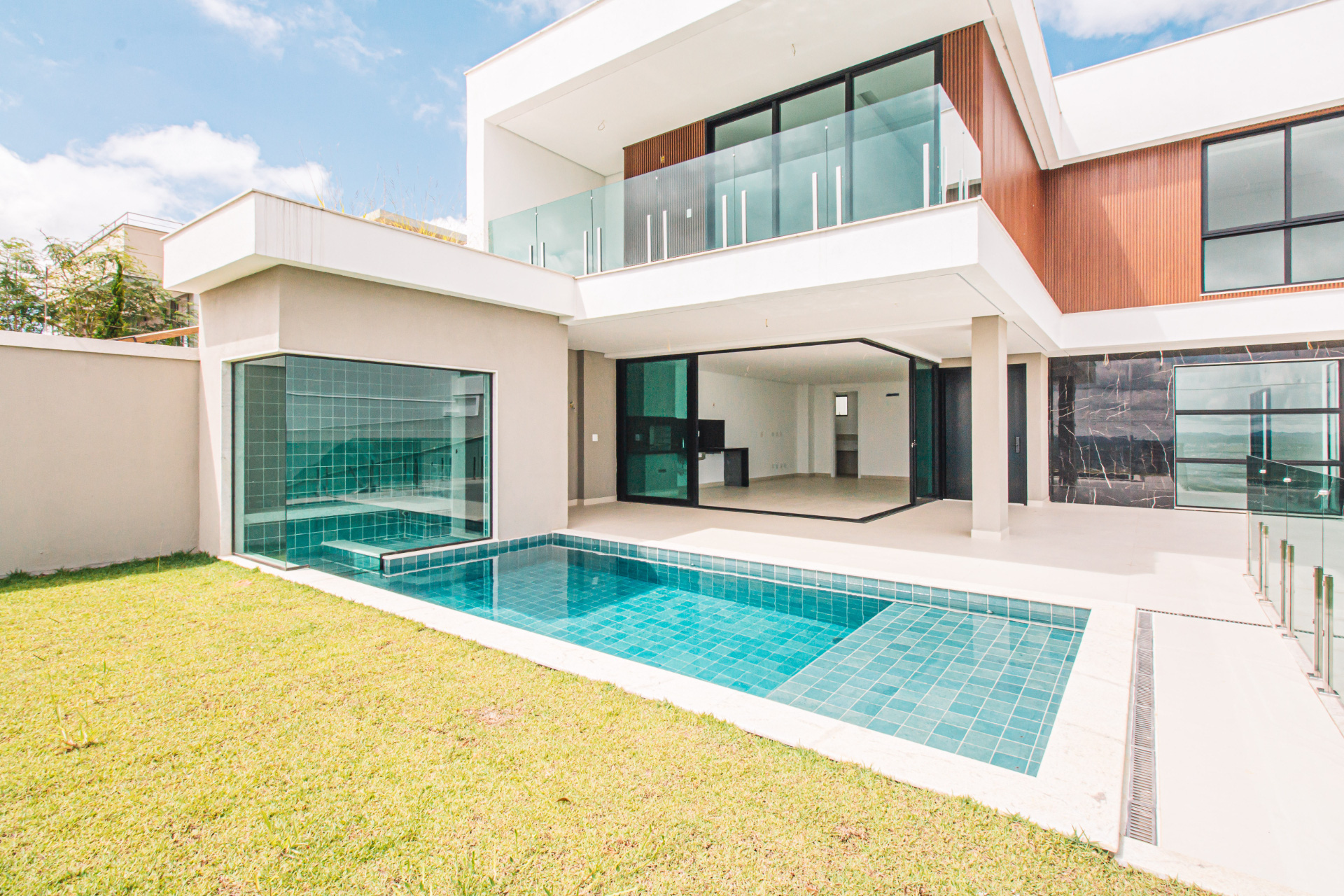 Casa 4 suítes, 6 vagas e piscina. Granville., foto 1