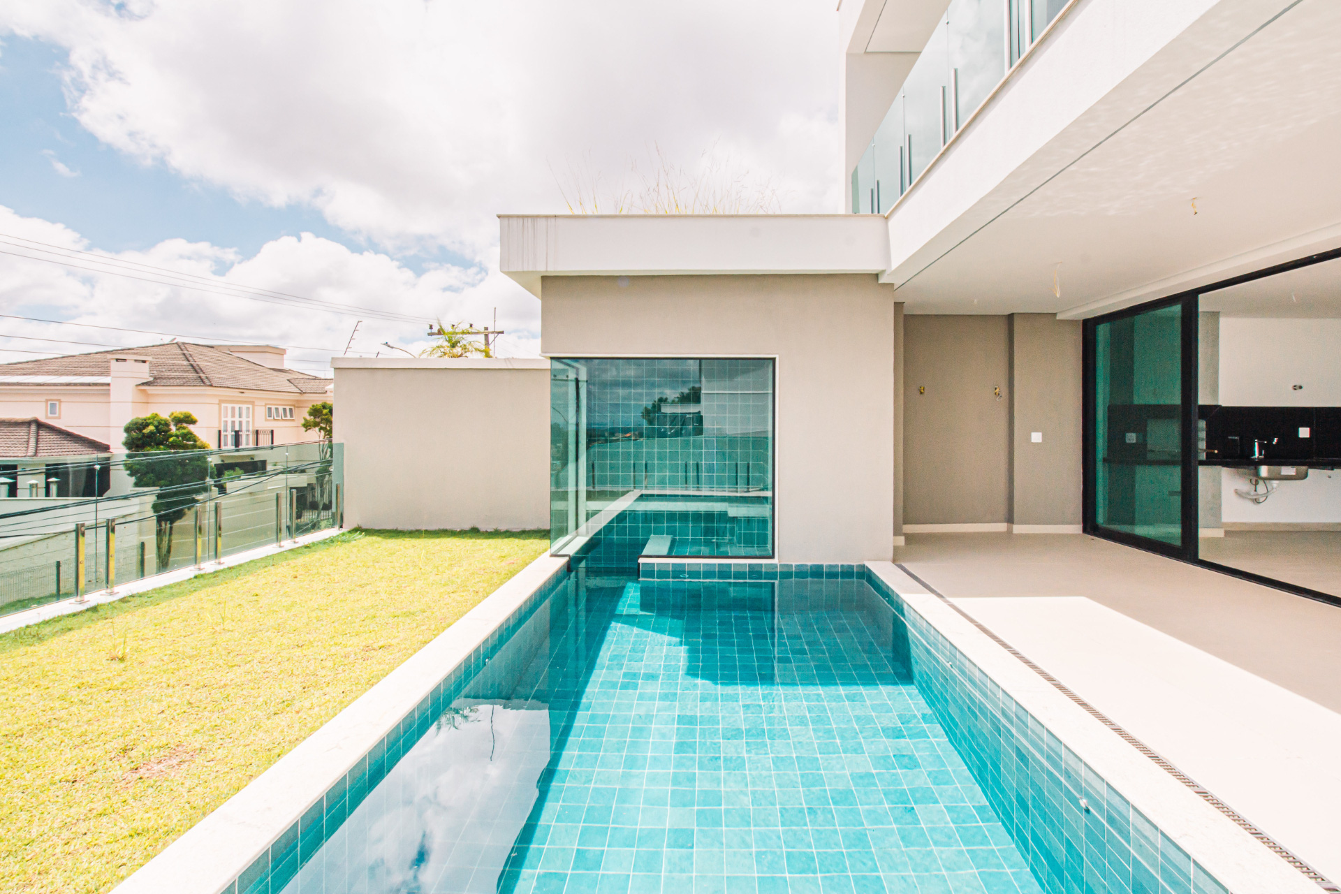Casa 4 suítes, 6 vagas e piscina. Granville., foto 4