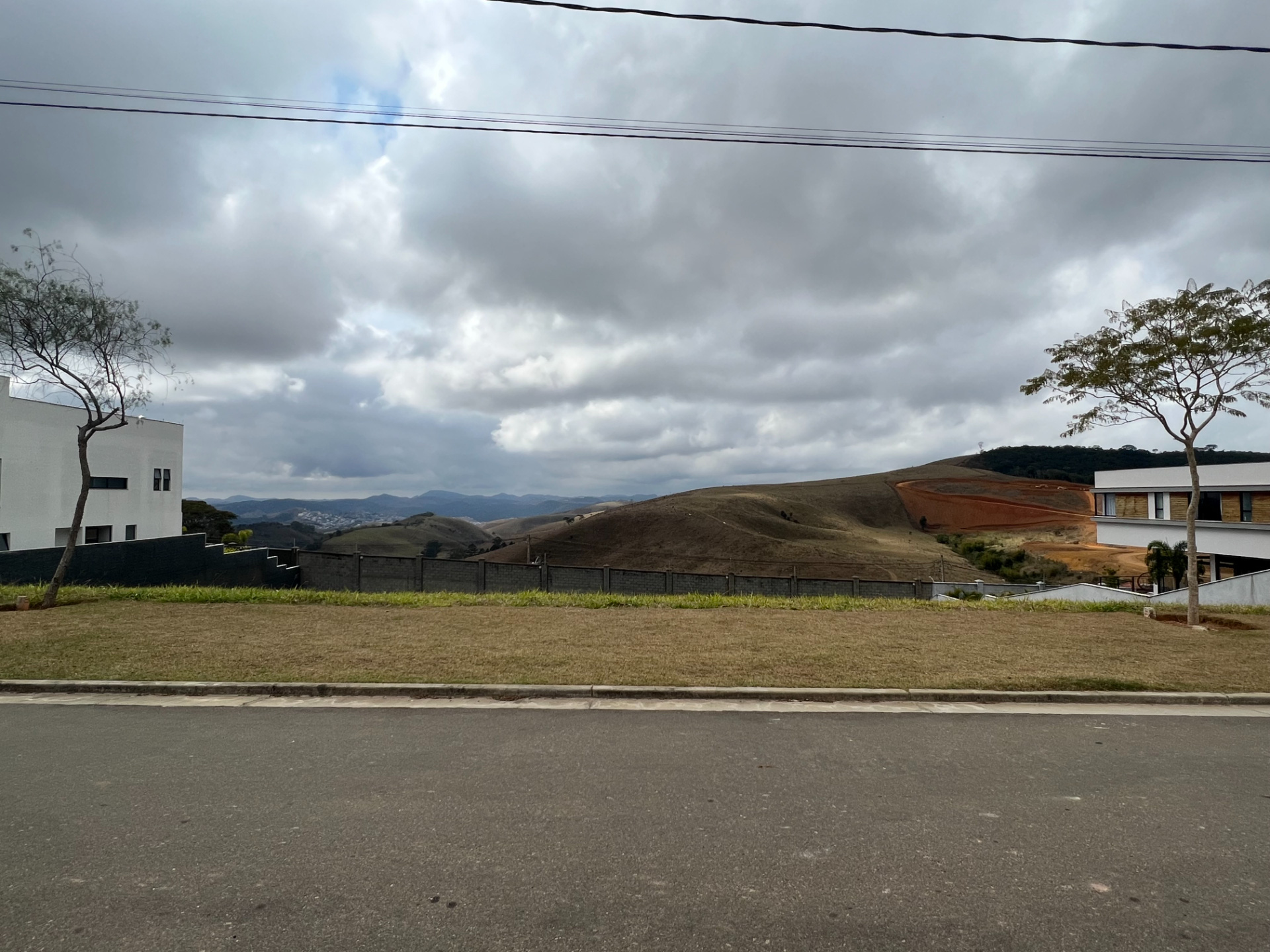 Alphaville: Vista livre e declive sutil. Terreno., foto 2