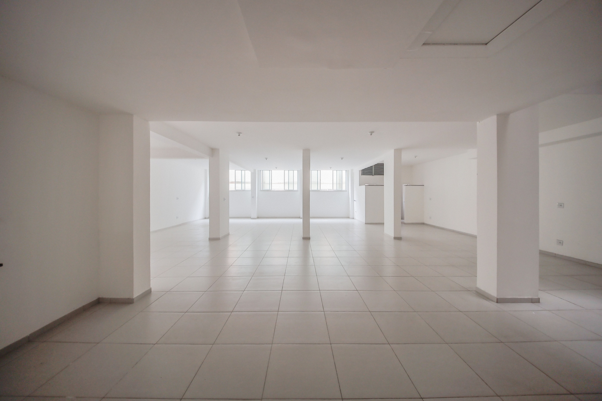 Loja ampla na maior avenida. 700m², 1 vaga., foto 14
