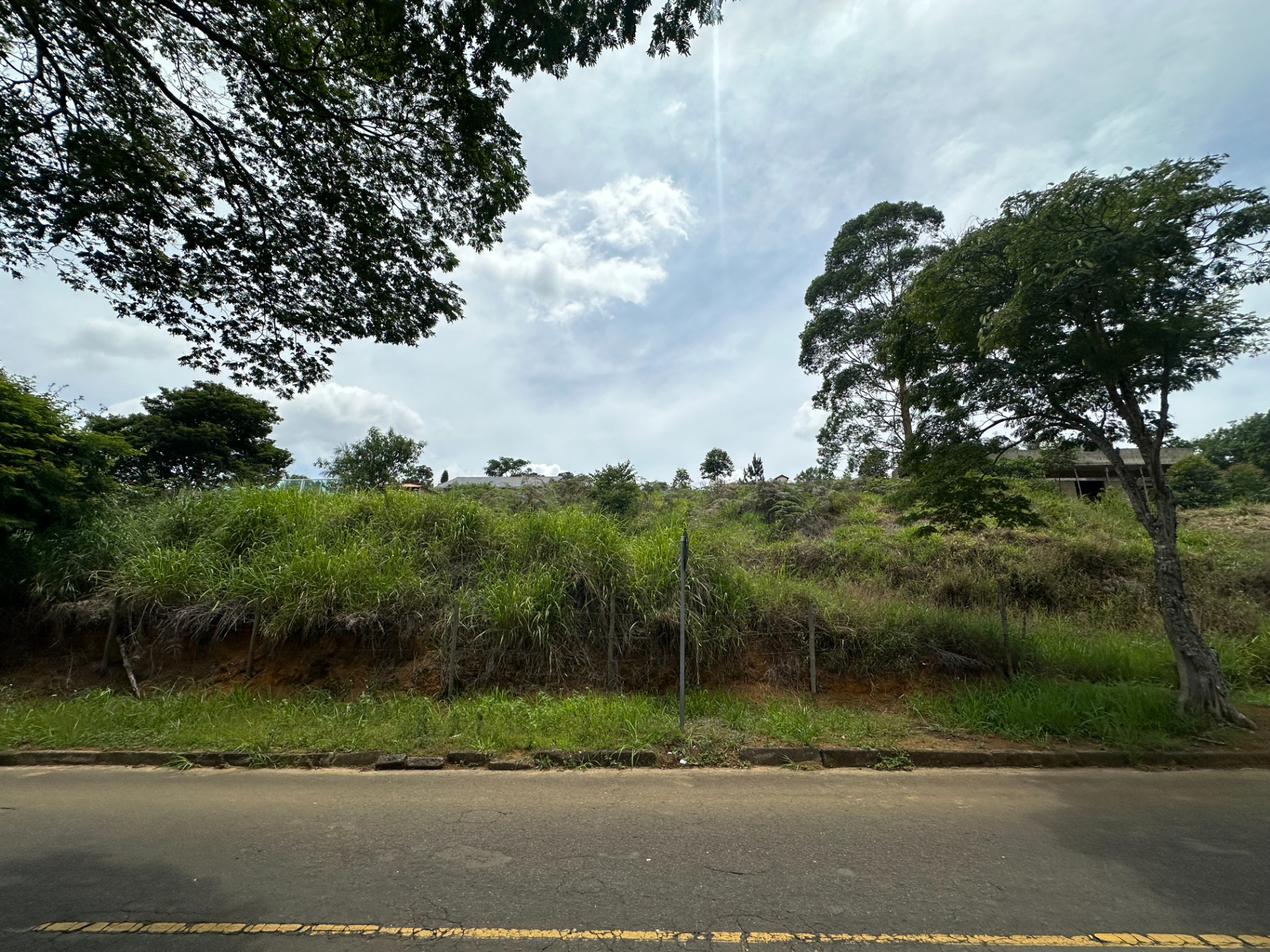 Parque Jardim da Serra: Terreno 2175m² com projeto., foto 2