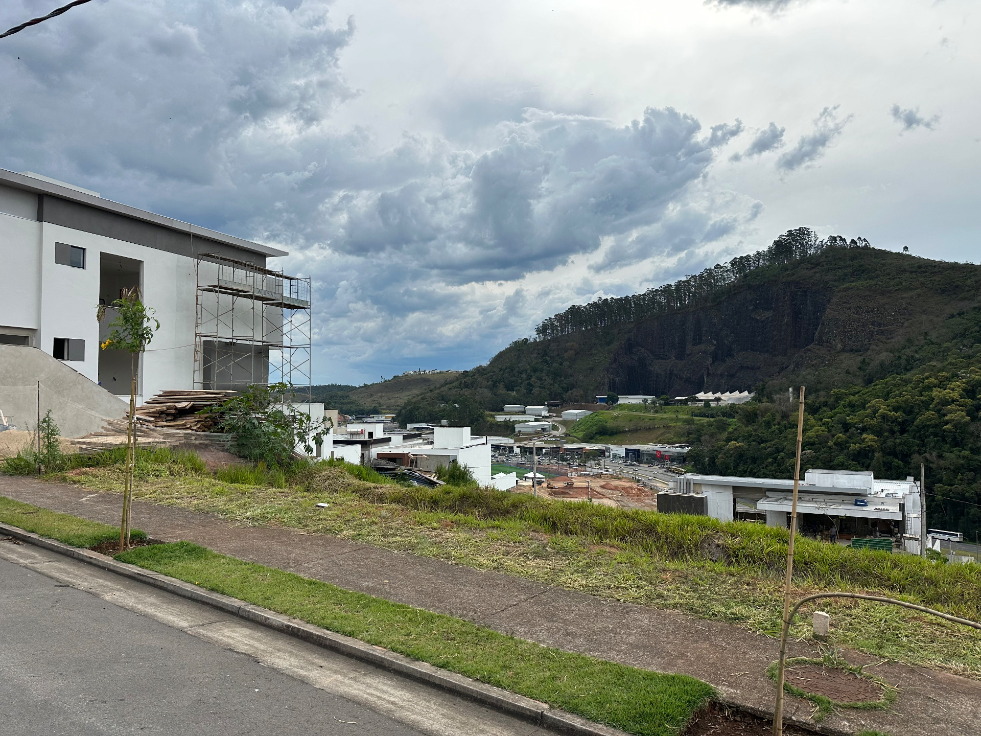 Terreno em declive com vista livre. Estrela Alta, foto 2