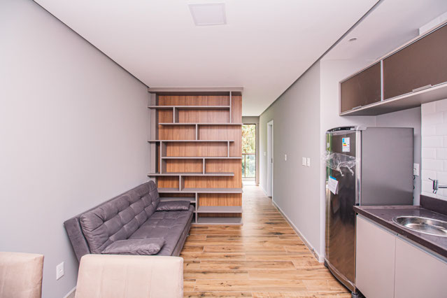 Studio mobiliado, 33m², com vaga, no Cascatinha