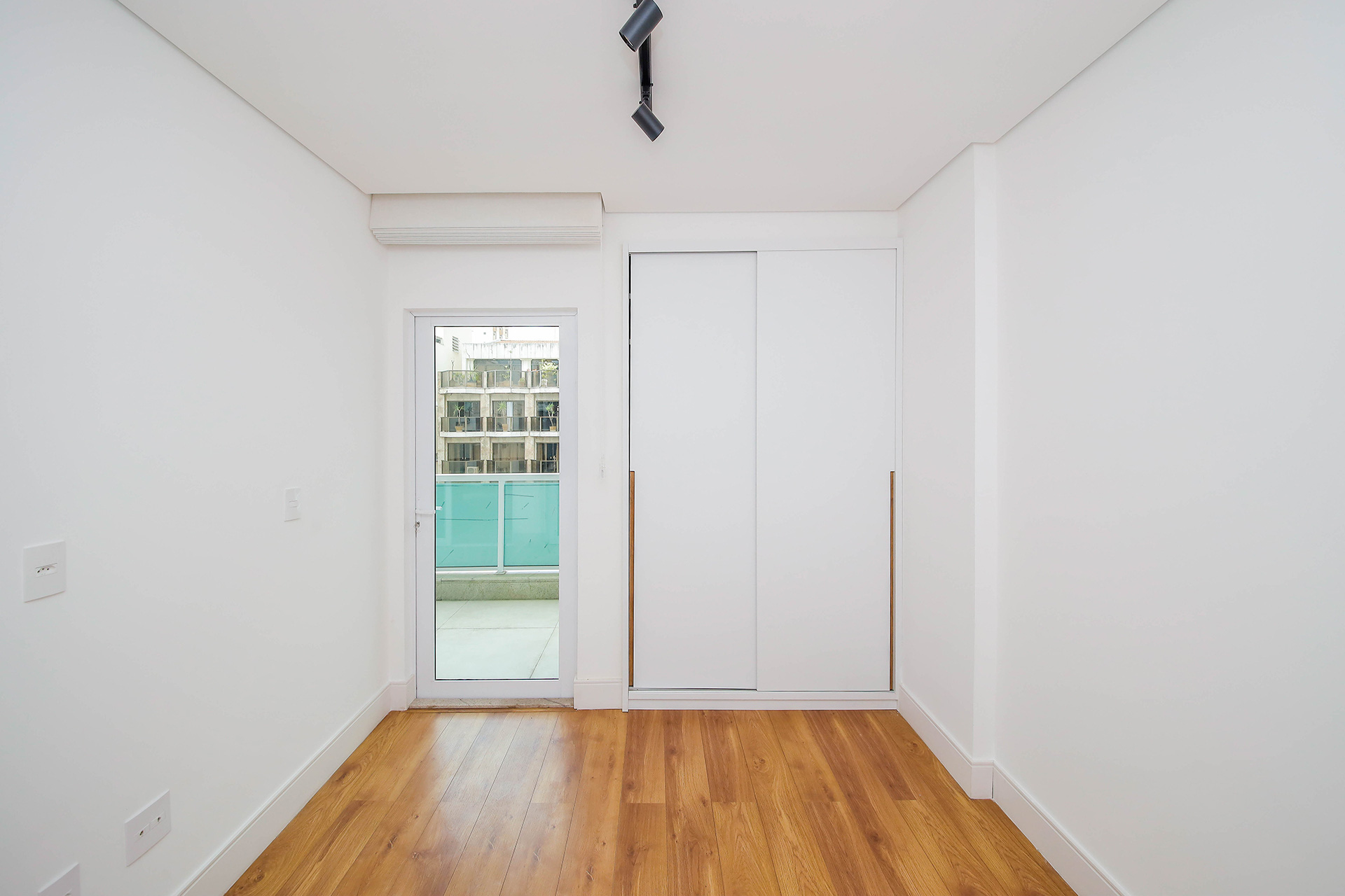 Centro: 4 quartos, 3 suítes, varanda ampla., foto 8