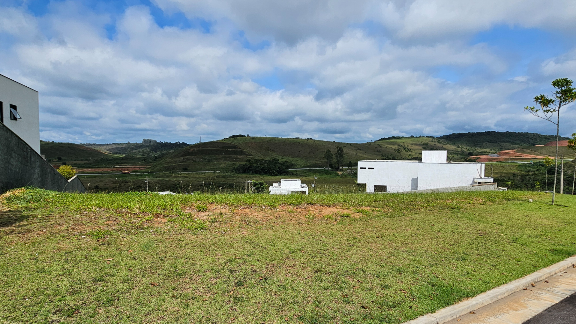 Lote no Alphaville, 630m². Leve declive., foto 3