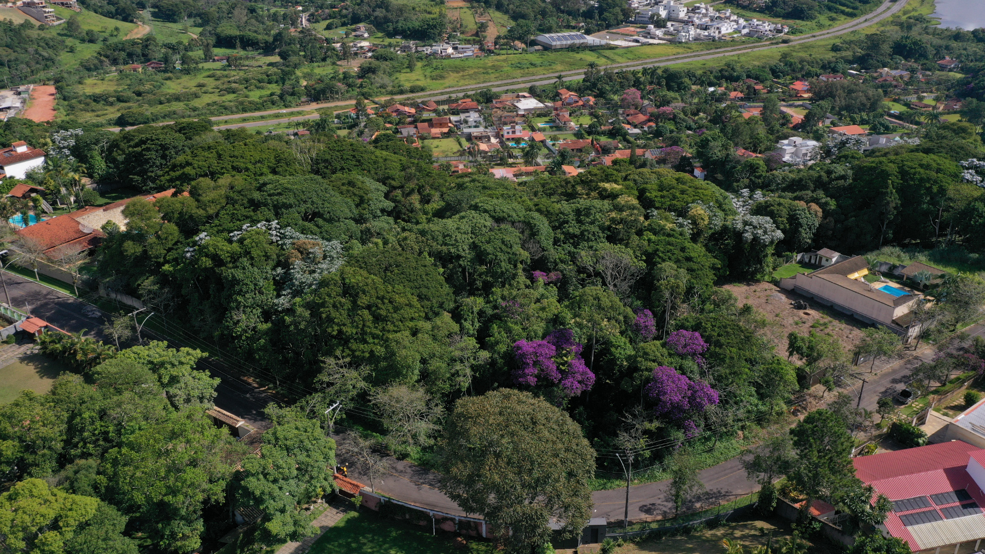 Terreno de 1940m² no Bosque do Imperador. Espaço para criar., foto 3
