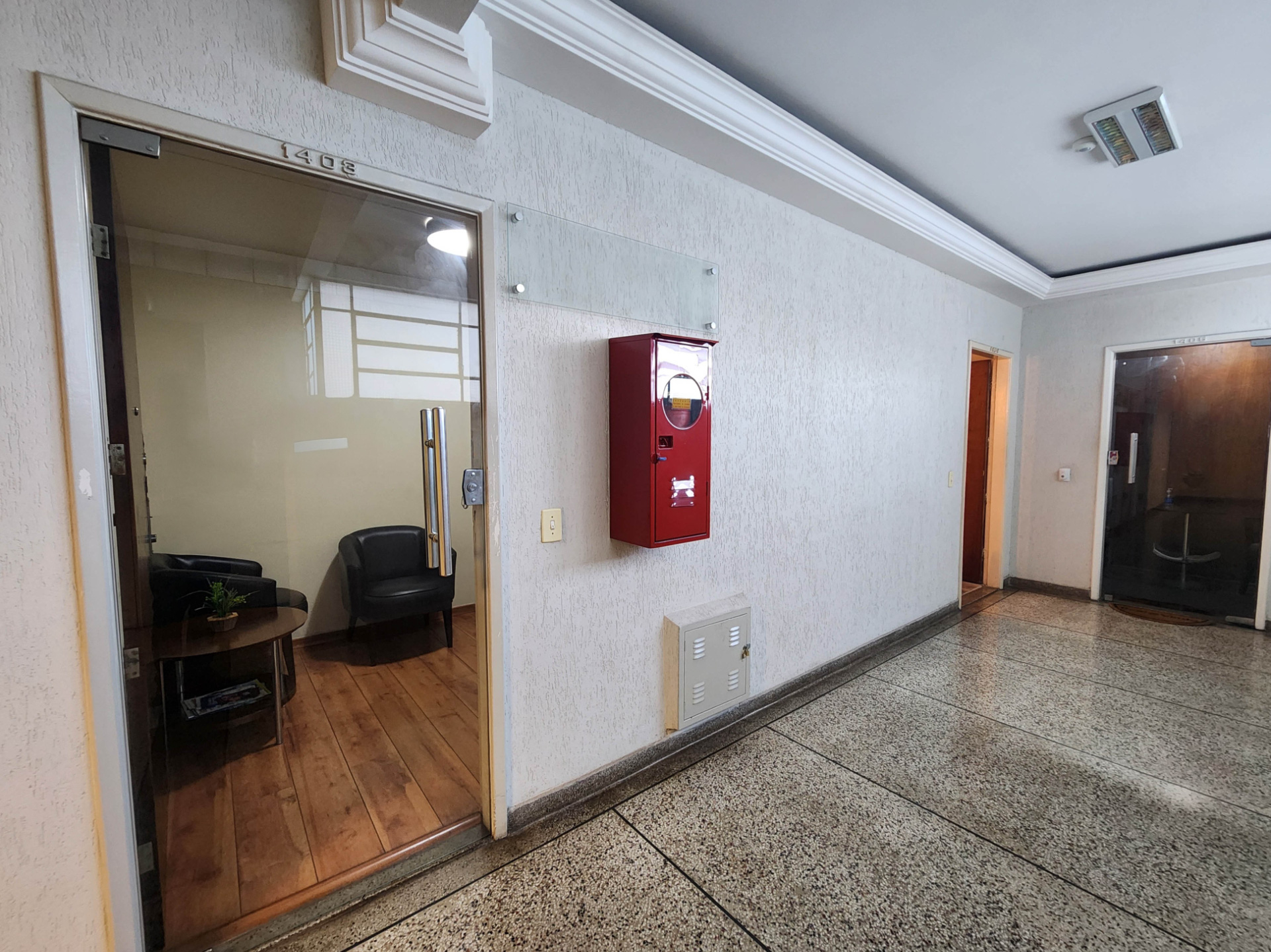 Centro: Sala com vaga. 41m² bem iluminados., foto 1