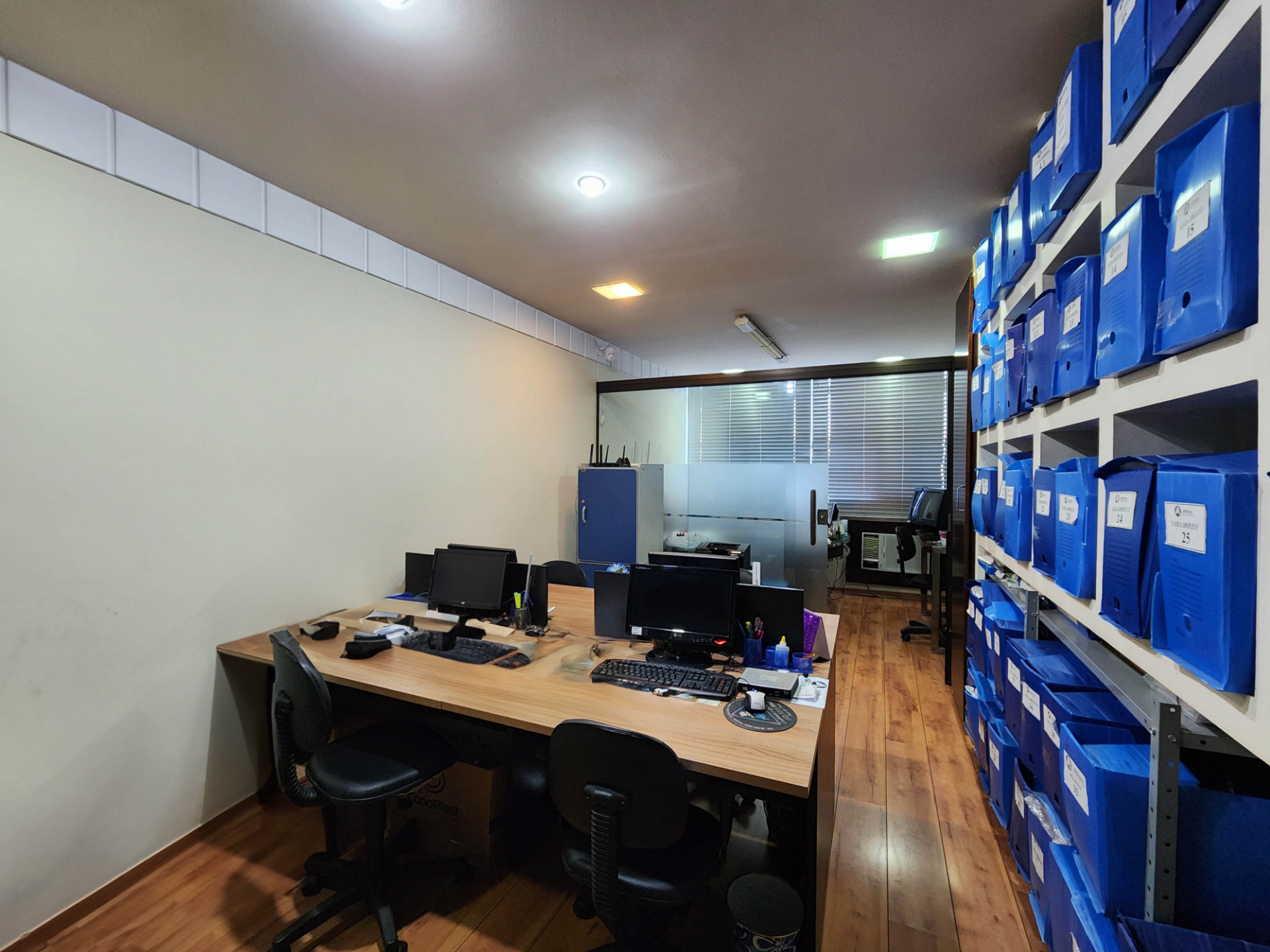 Centro: Sala com vaga. 41m² bem iluminados., foto 4