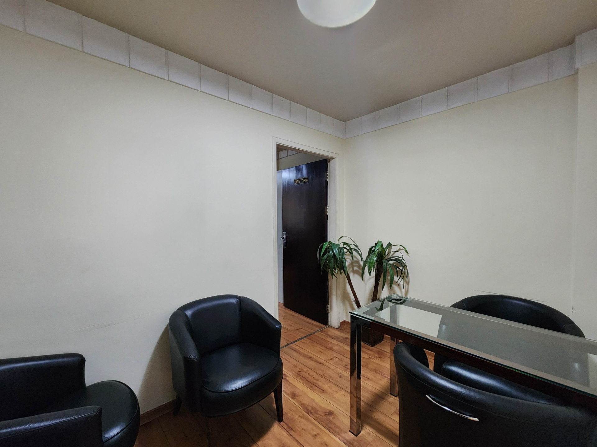 Centro: Sala com vaga. 41m² bem iluminados., foto 2