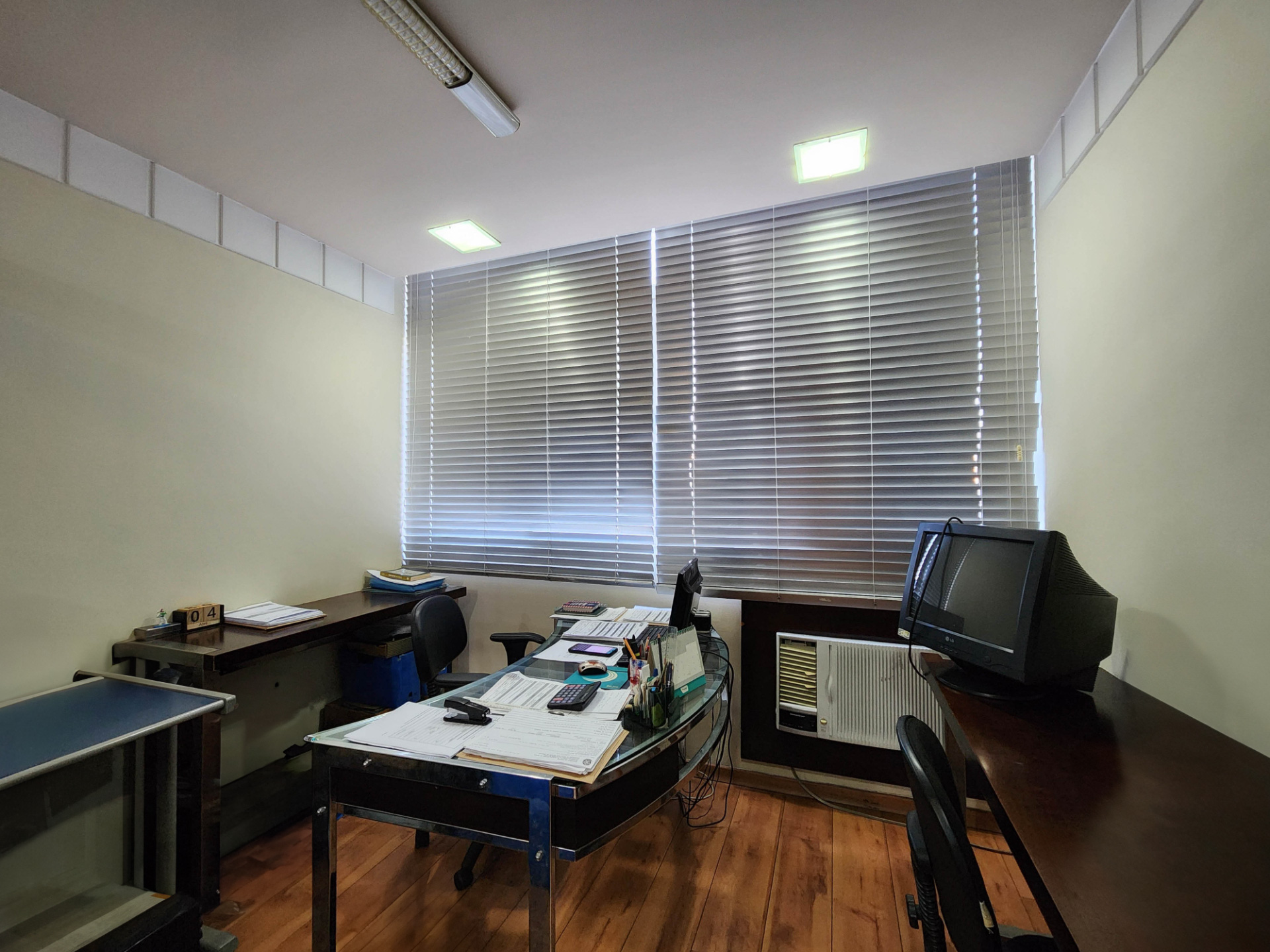 Centro: Sala com vaga. 41m² bem iluminados., foto 5