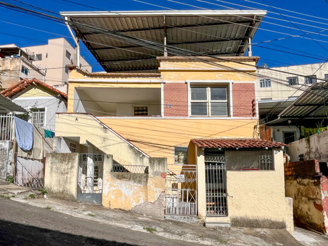 Dom Bosco Casa com 3 quartos e 3 quitinetes no terreno para venda Valor R$ 29.000.000,00.
